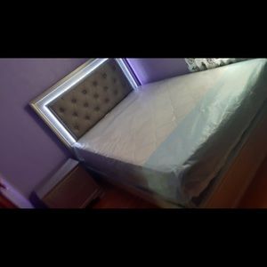 Bed ( Queen size )